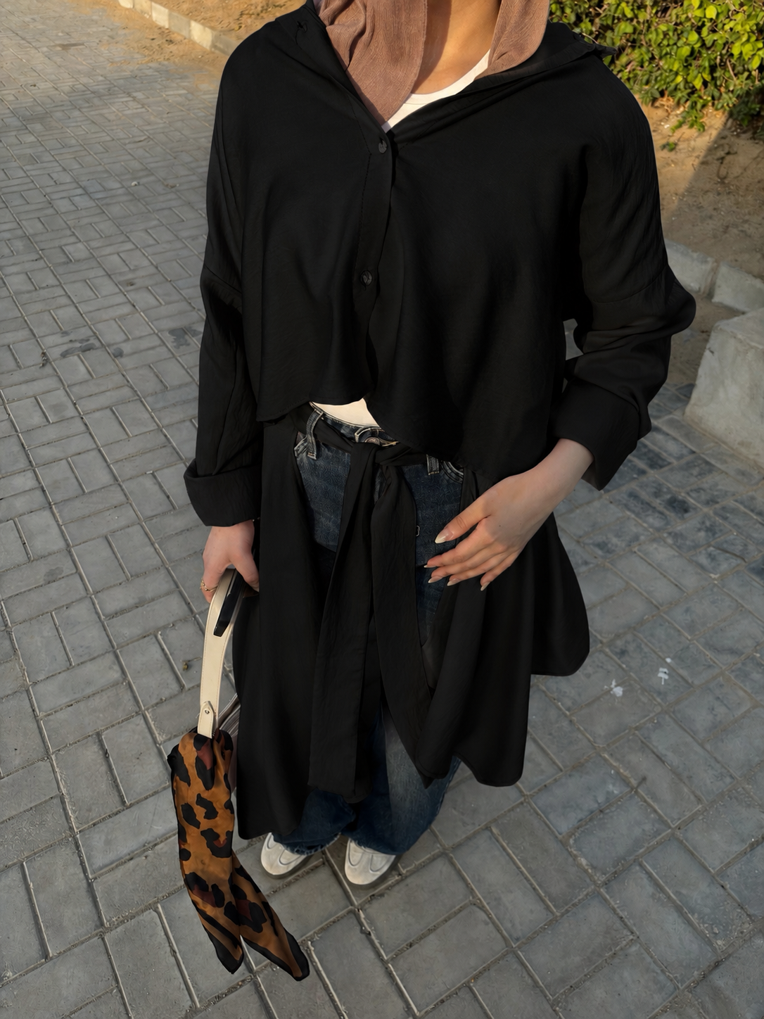 Chill wrap shirt in Black