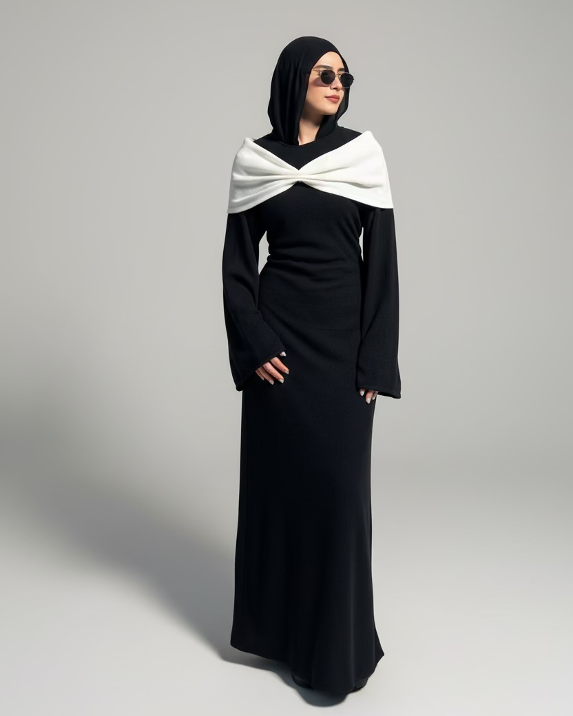 Feminine Noiré Dress in Black